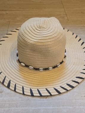 Free Style Seashell Accent Beach Sun Hat